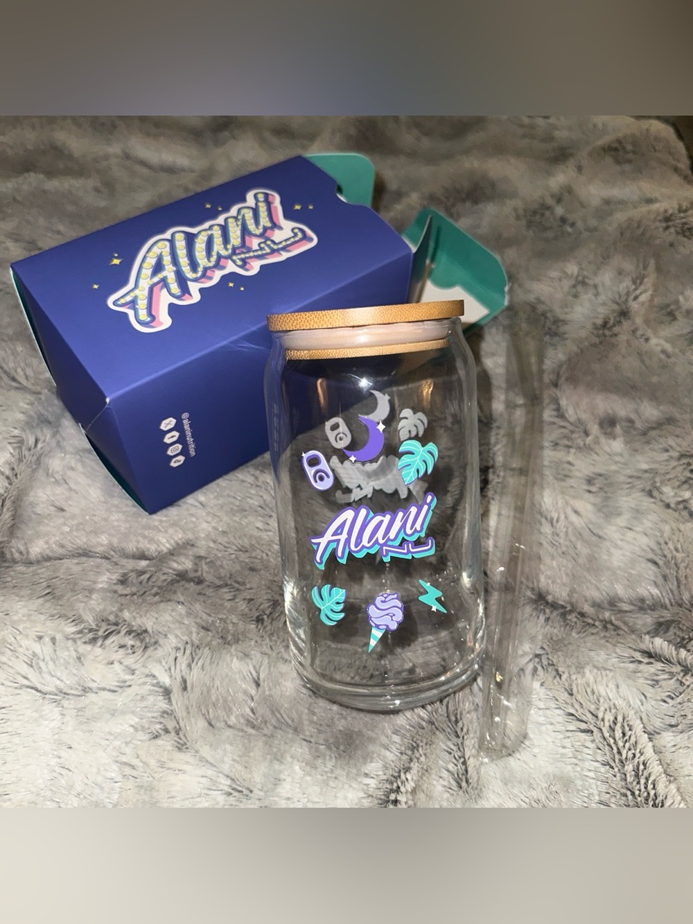BRAND NEW Alani Nu glass jar with bamboo lid & glass straw